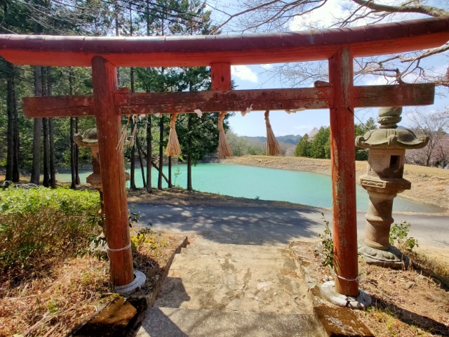 池中鳥居